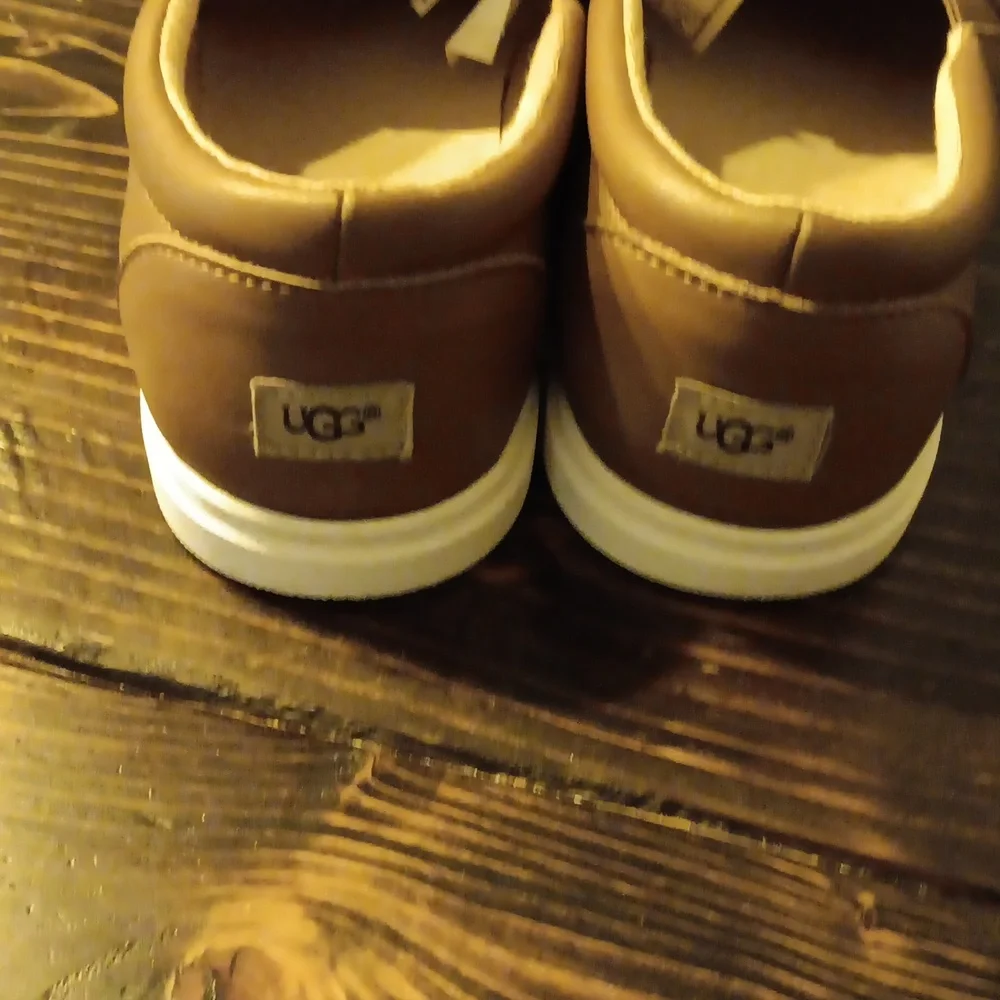 Ugg slip on leather sneakers - Picture 3 of 5